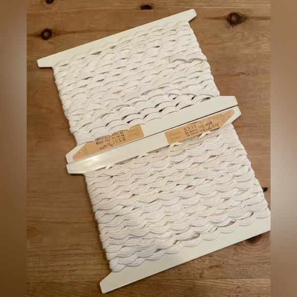 Vintage Scalloped Sewing Bundle 100% cotton 2 white classic trims - Picture 4 of 5
